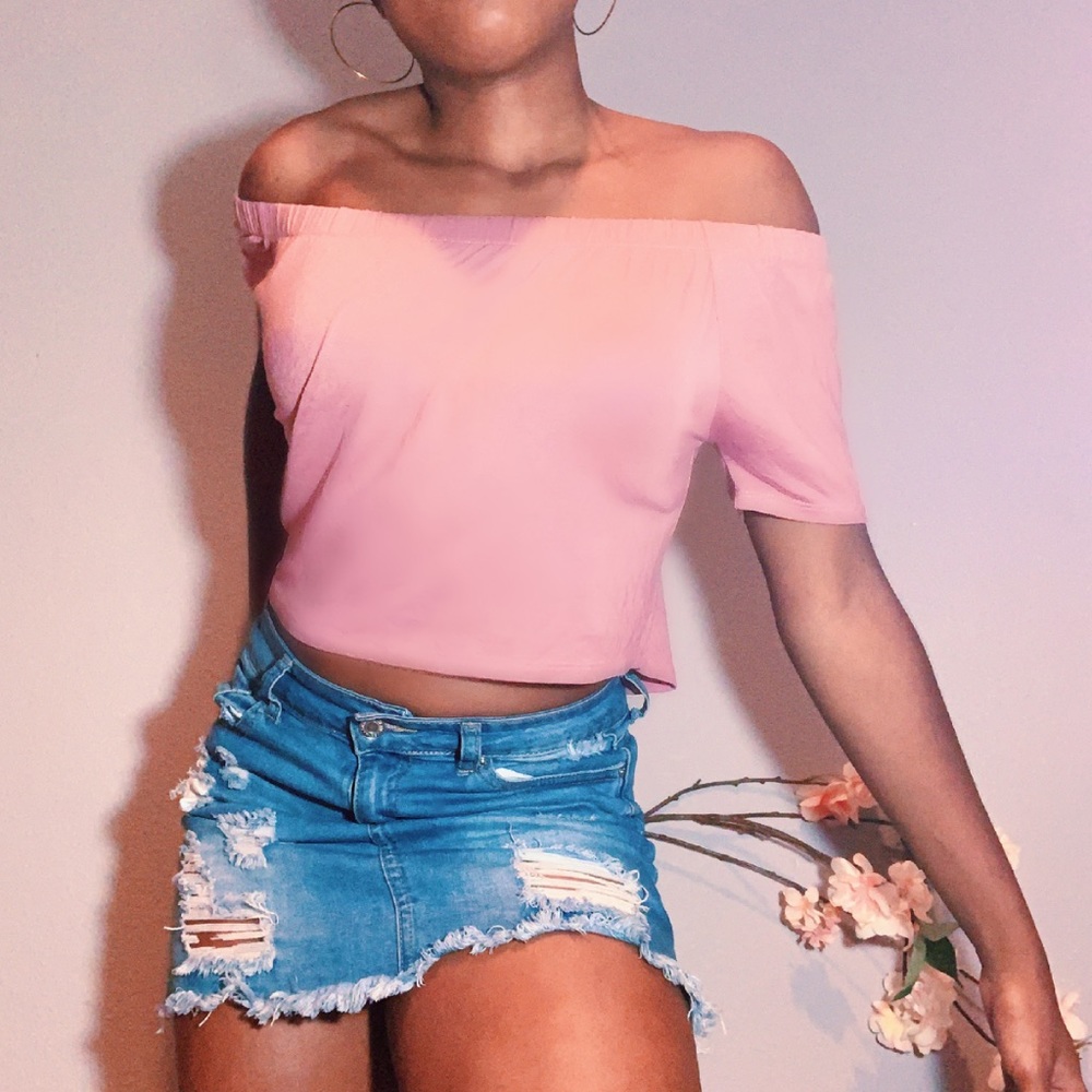 Blush Pink off the shoulder flowwy top 🌸